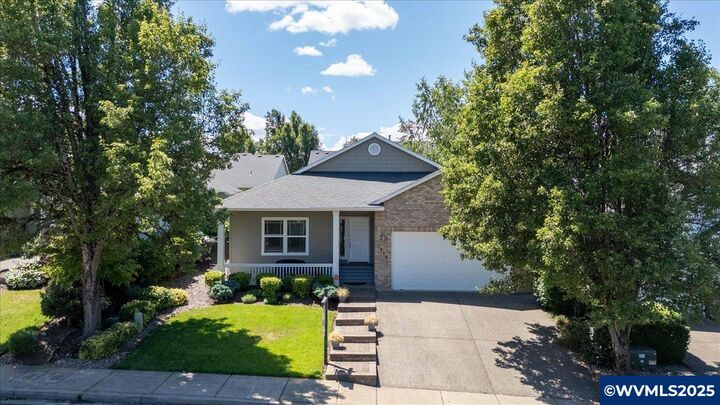 Property Photo: 5903 Ballymeade St SE OR 97306