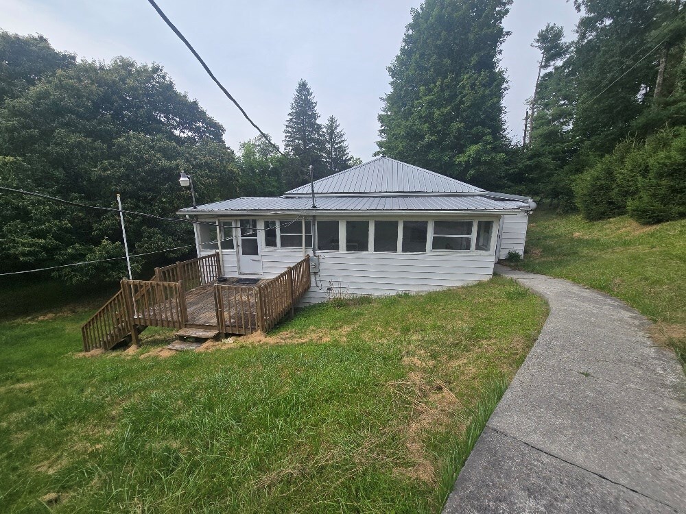 Property Photo:  158 Beagle Club Road  WV 77 