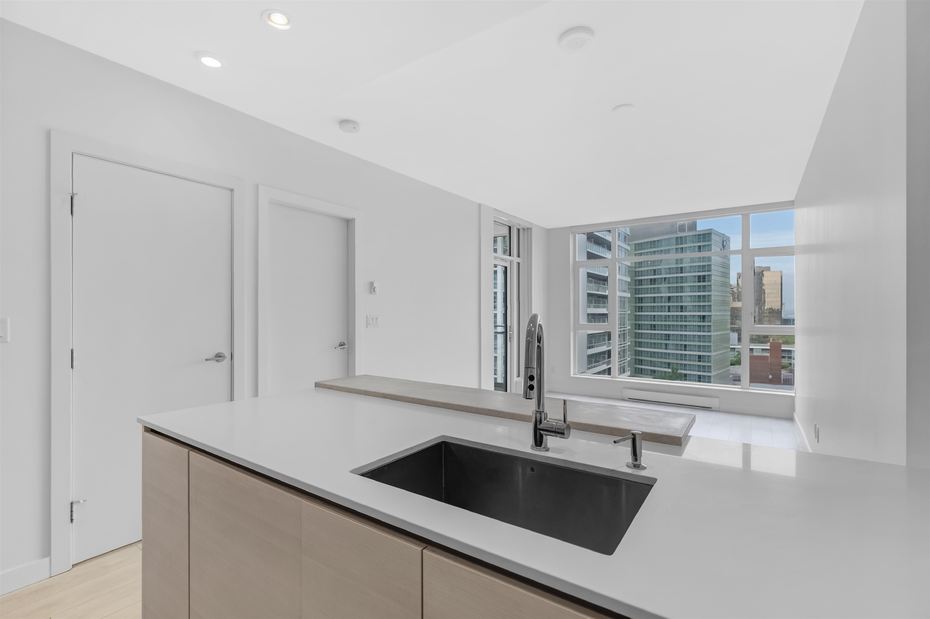 Property Photo:  4670 Assembly Way 1007  BC V5H 0H3 