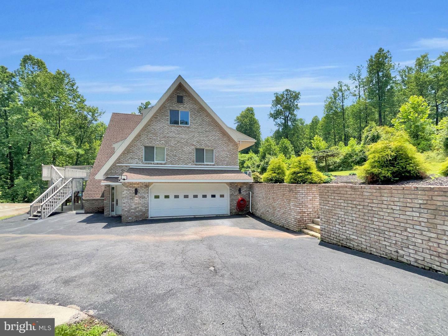 Property Photo: 665 Fairmont Avenue PA 19540