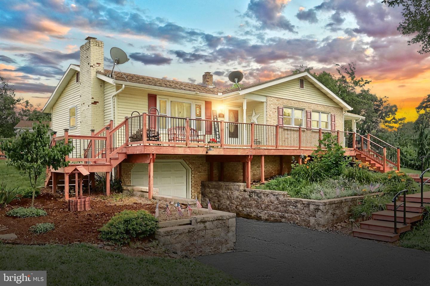 Property Photo: 400 Fairway Drive PA 17319