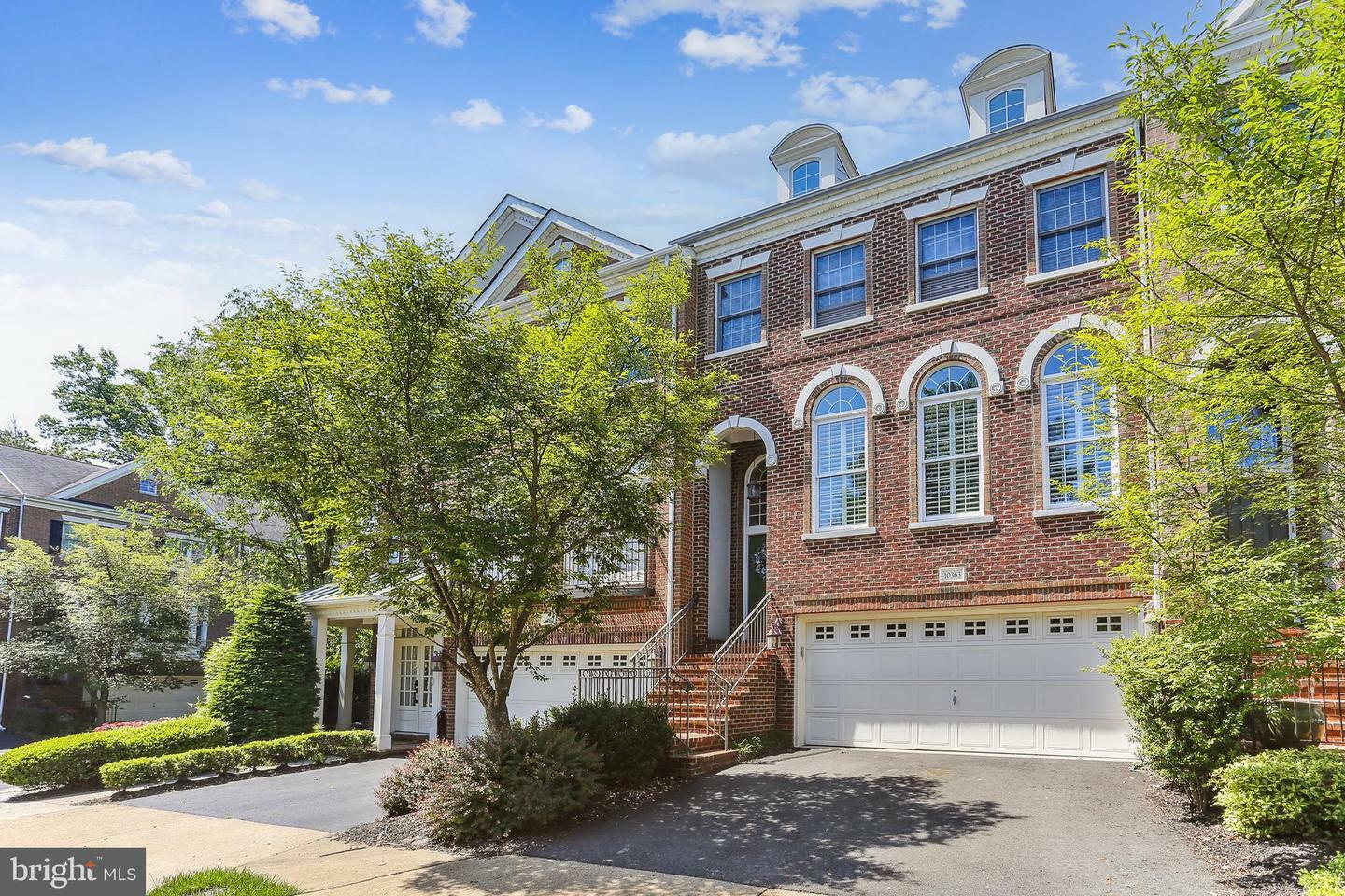 Property Photo: 10363 Gershwin Court VA 22124