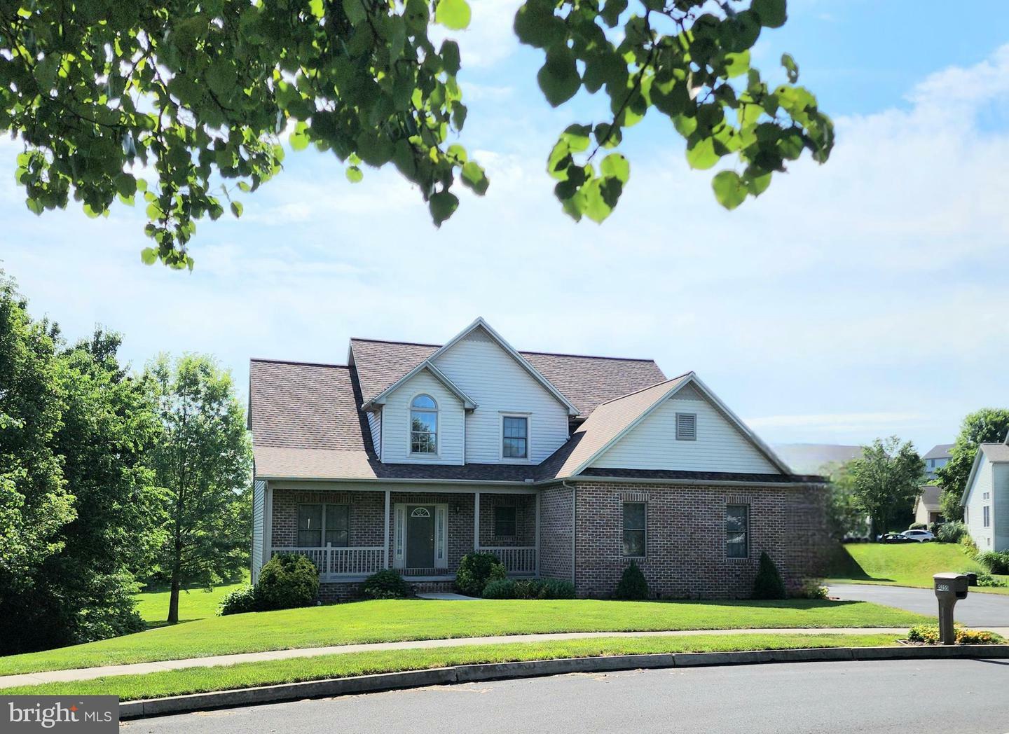 5255 Aldersgate Circle  Mechanicsburg PA 17050 photo