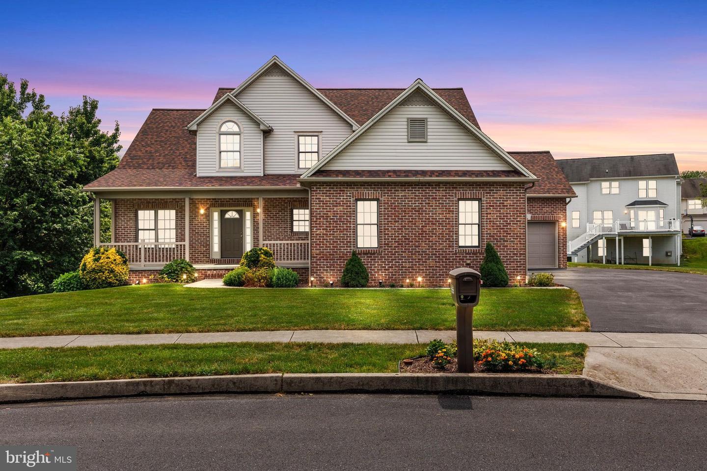 Property Photo: 5255 Aldersgate Circle PA 17050