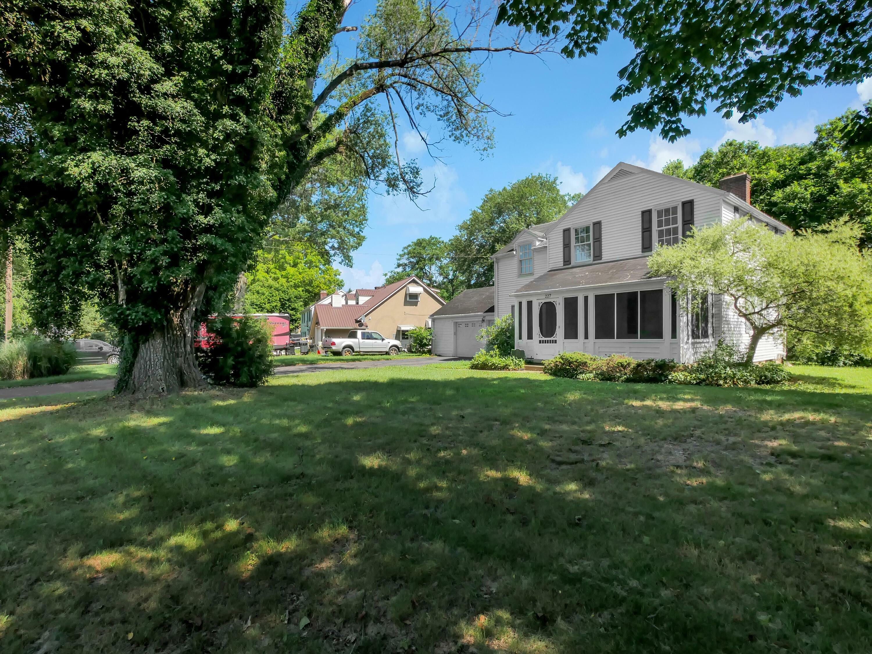Property Photo: 227 N Quentin Road OH 43055