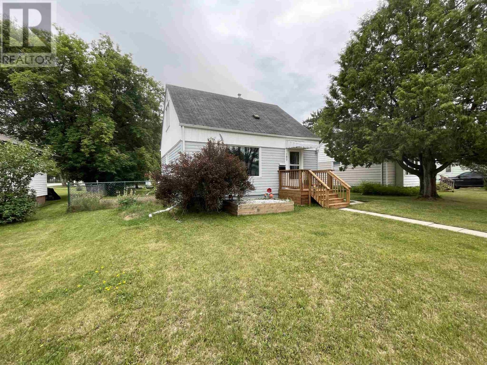 Property Photo: 182 St. Charles Street ON P8N 1L8
