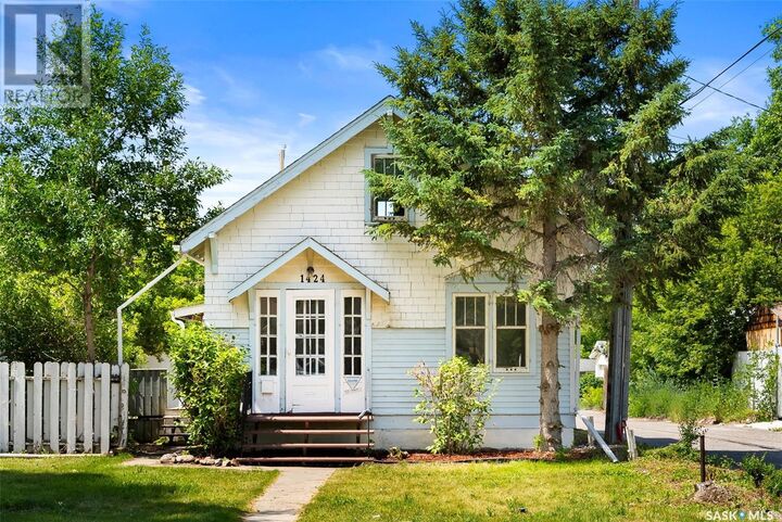 Photo de la propriété:  1424 Royal Street  SK S4T 5A3 