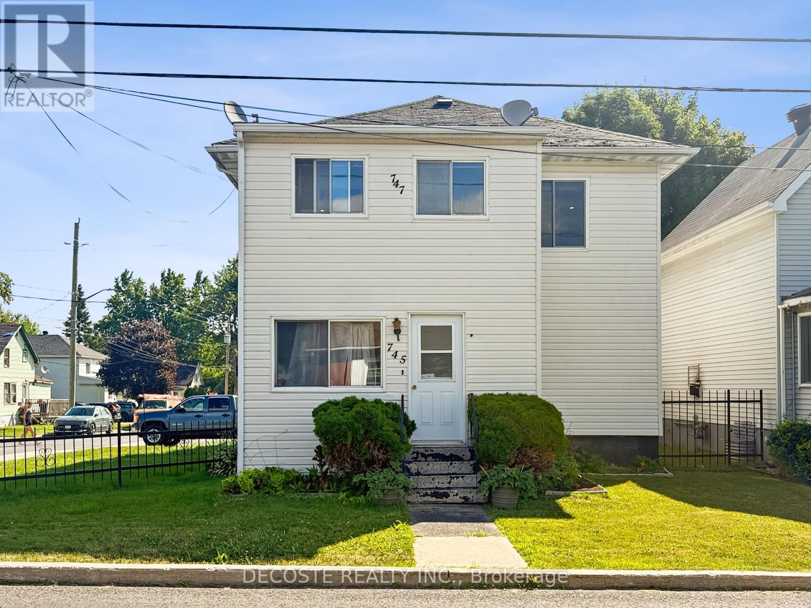 Property Photo: 745-747 Amelia Street ON K6H 3R4