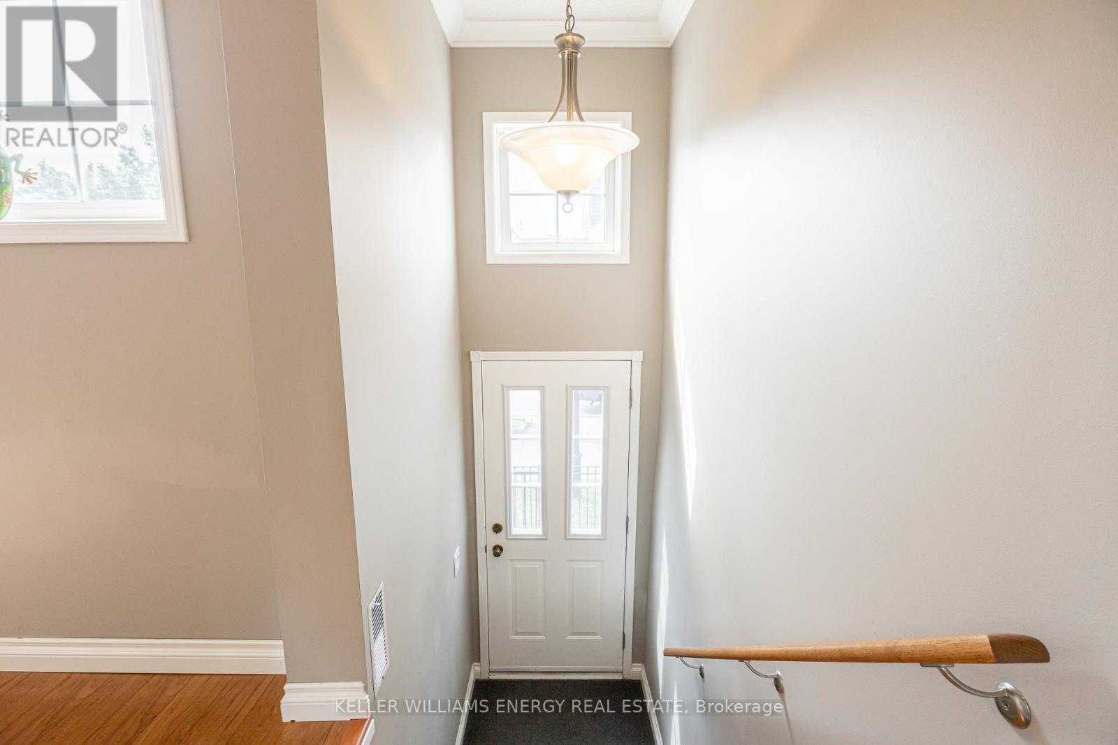 Property Photo: 1400 The Esplanade North 809 ON L1V 6V2
