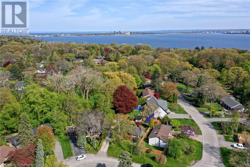 Property Photo: 811 Teal Drive ON L7T 2Y8