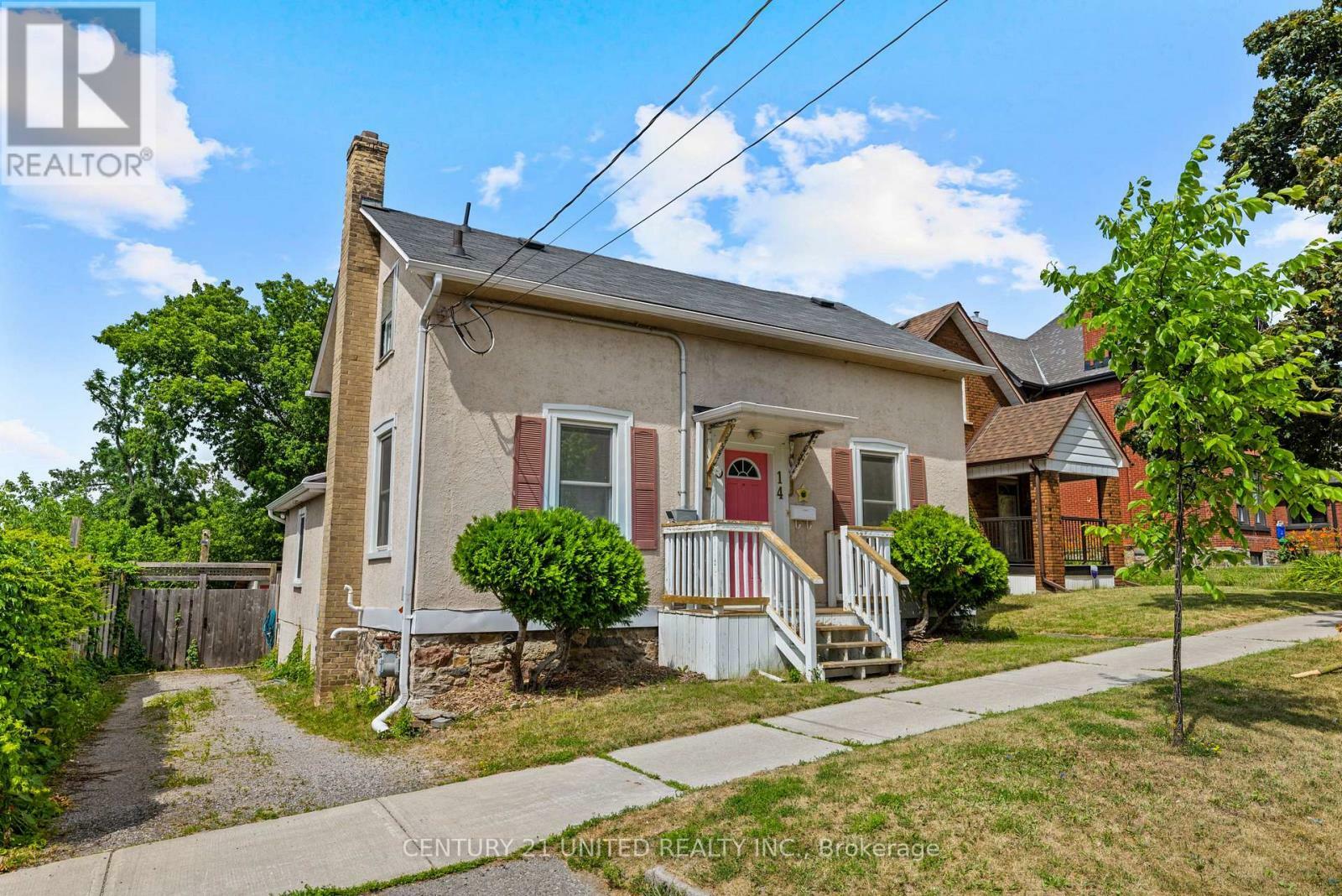 Photo de la propriété: 14 Kirk Street ON K9H 2R7