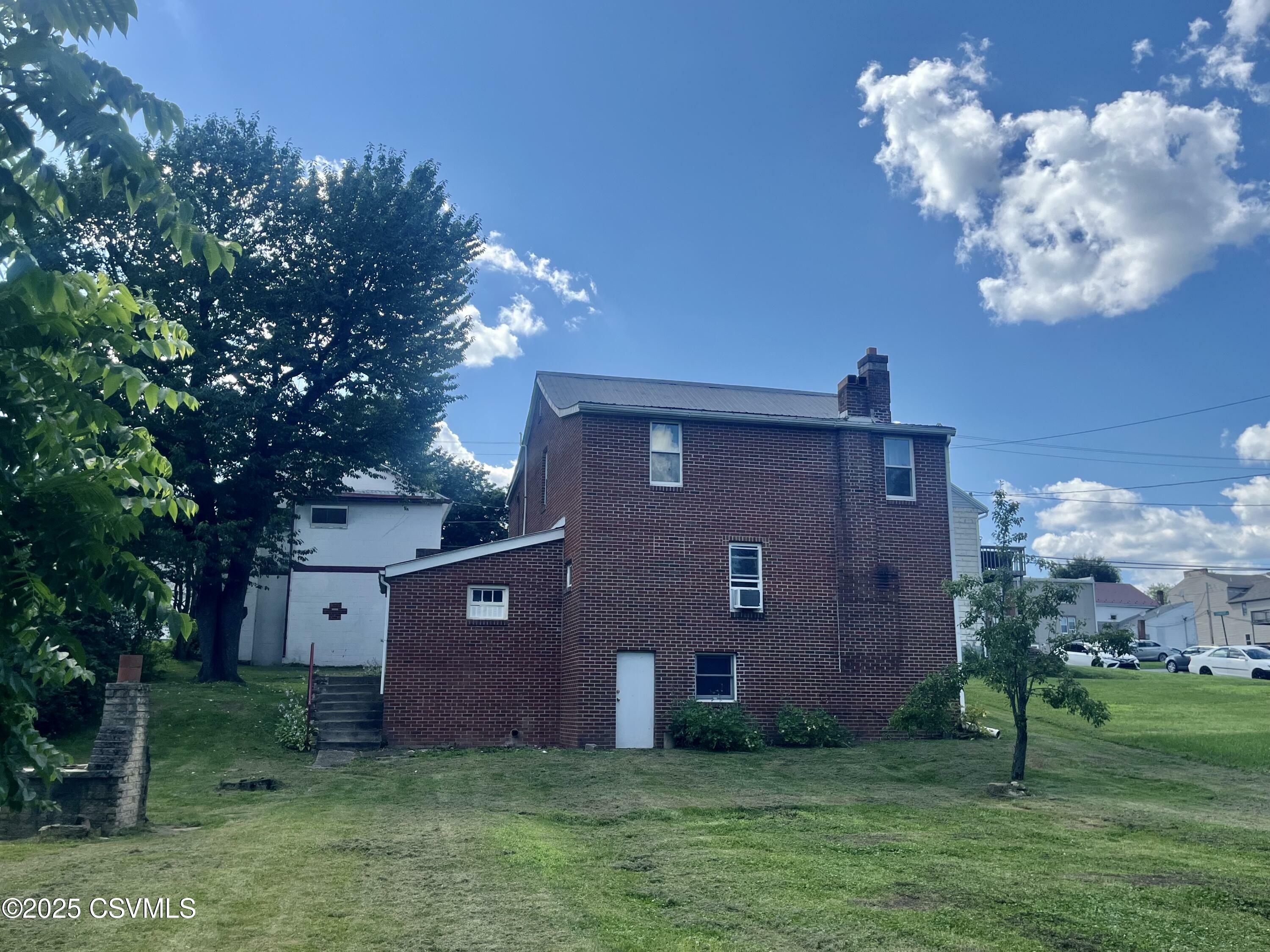 Property Photo: 208 S Water Street PA 17870