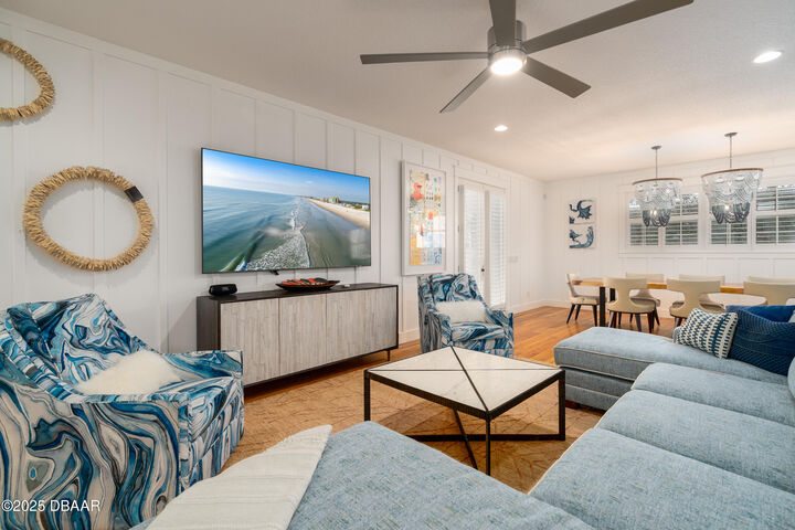 Property Photo:  1212 S Riverside Drive  FL 32168 