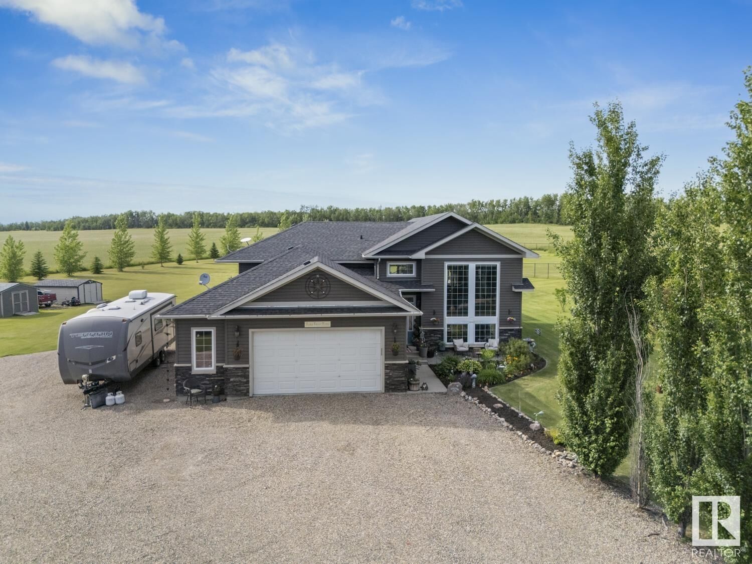 Photo de la propriété: 4 41520 Twp Rd 624 AB T9M 1P3