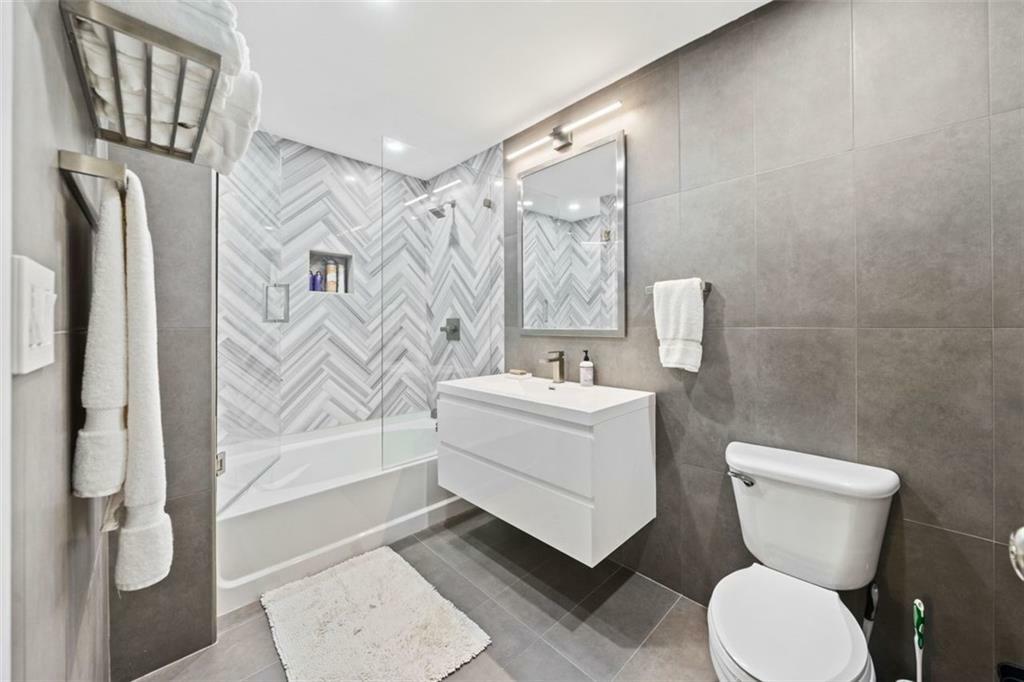 Property Photo: 3300 Windy Ridge Parkway SE 804 GA 30339