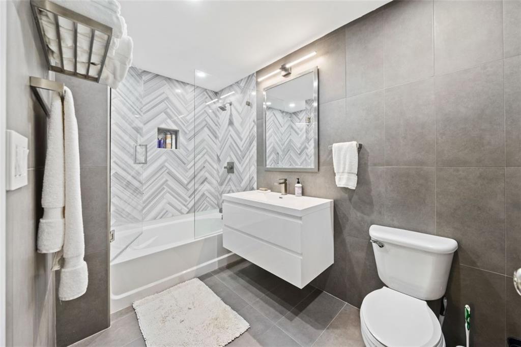 Property Photo: 3300 Windy Ridge Parkway SE 804 GA 30339