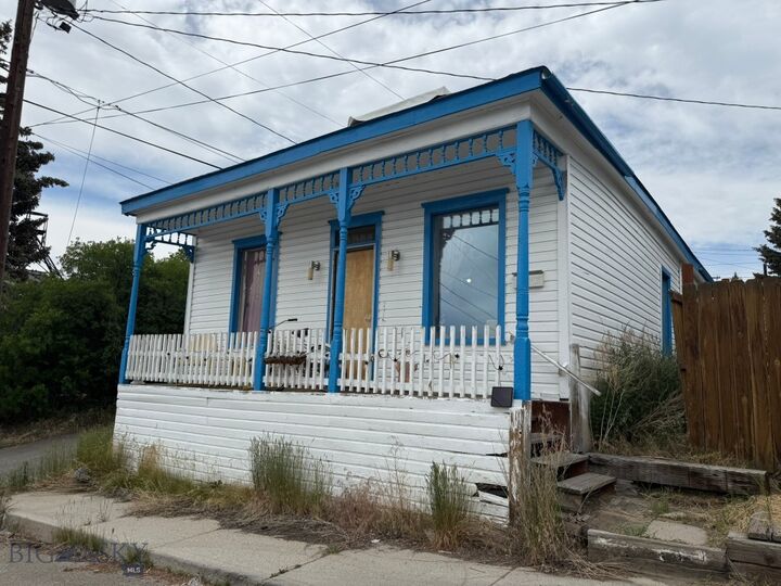 Property Photo: 605 Caledonia MT 59701