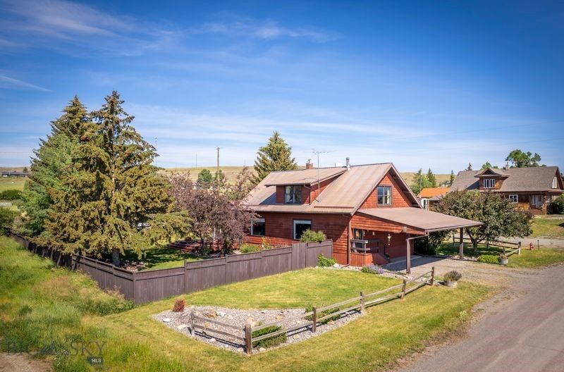 Property Photo: 302 Ordway Street S MT 59086