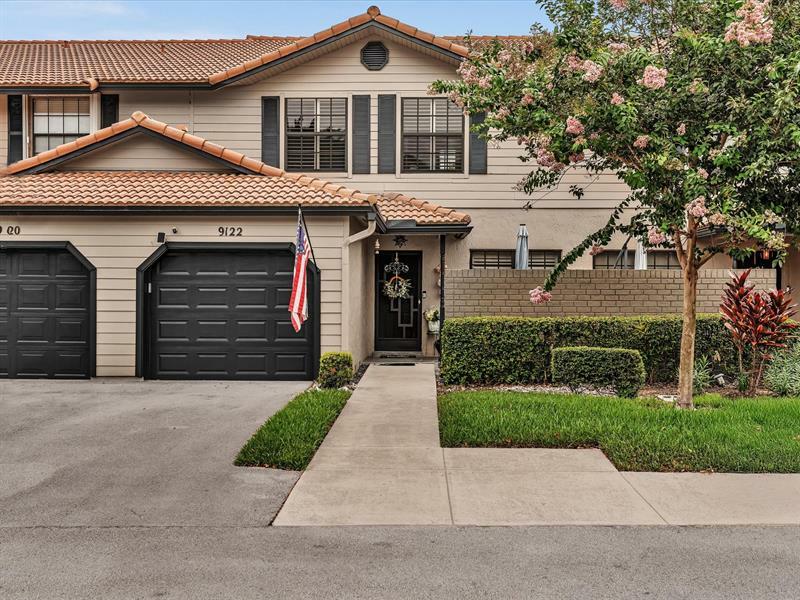 Property Photo: 9122 Vineyard Lake Dr. 9122 FL 33324