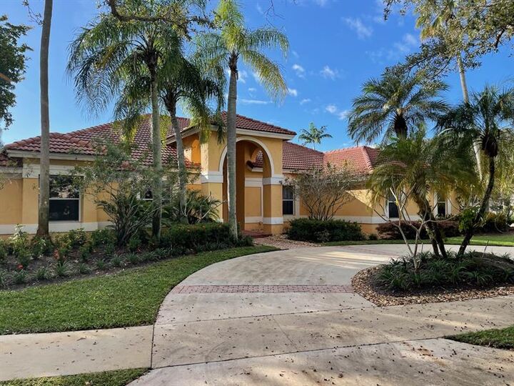 Property Photo: 1030 Pine Branch Dr FL 33326