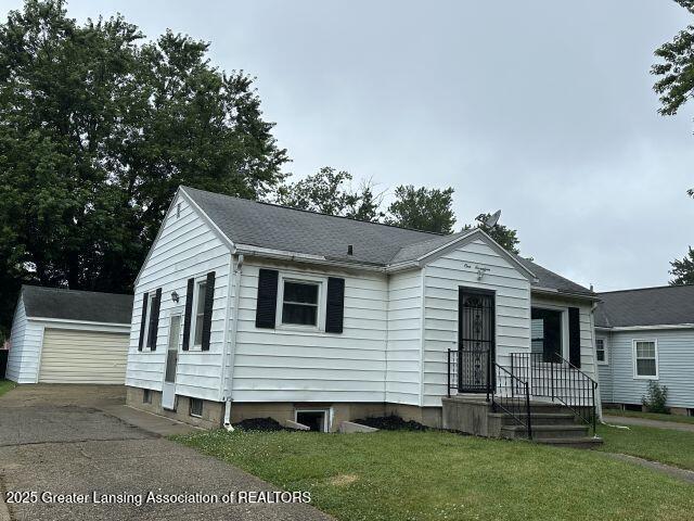 Property Photo:  117 Harriet Avenue  MI 48917 