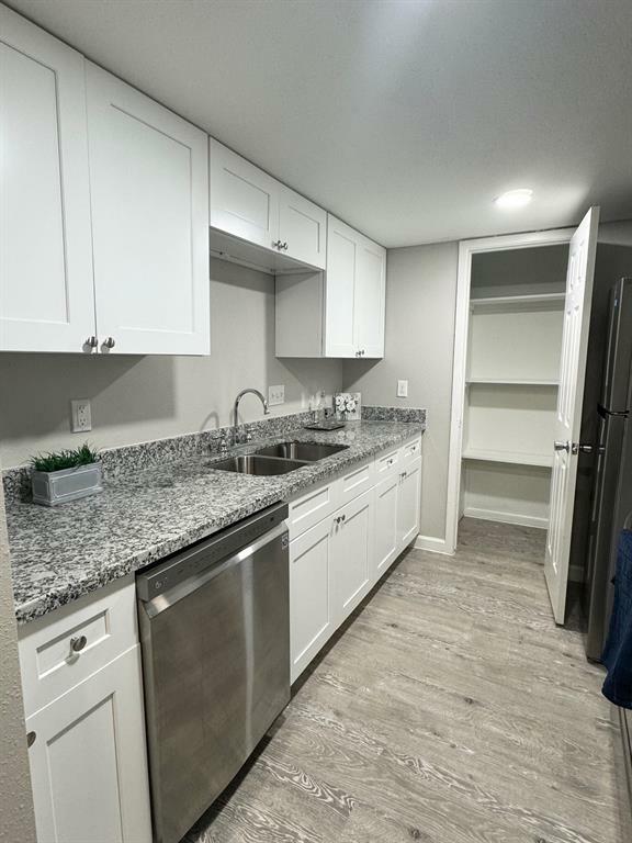 Property Photo: 327 West Hufsmith Drive 204 TX 77375