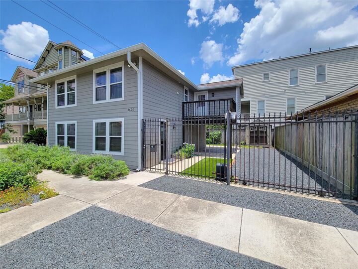 Property Photo:  2608 Arlington Street  TX 77008 