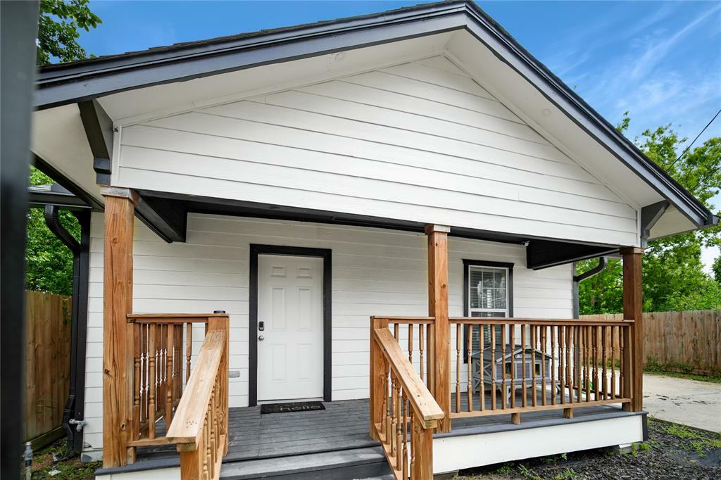 Property Photo: 3215 Adelia Street TX 77026