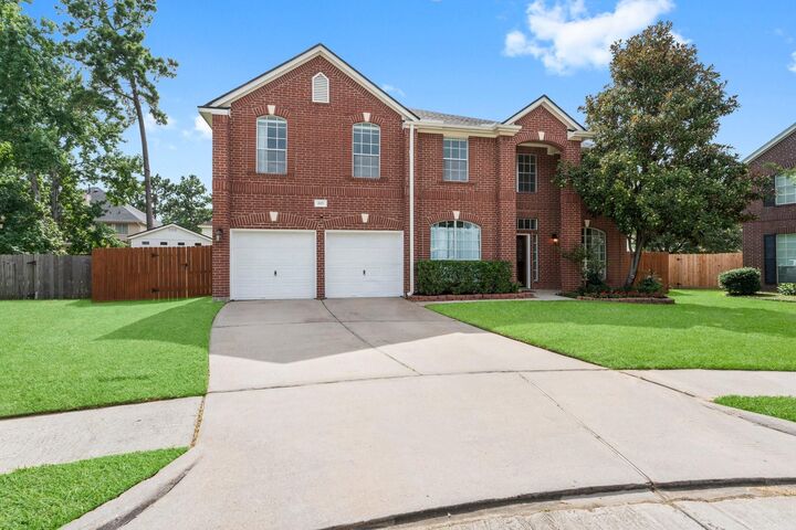 Property Photo: 819 Flanners Court TX 77373