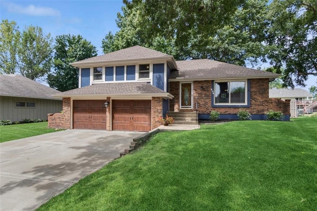 Property Photo:  604 SE Richardson Place  MO 64063 