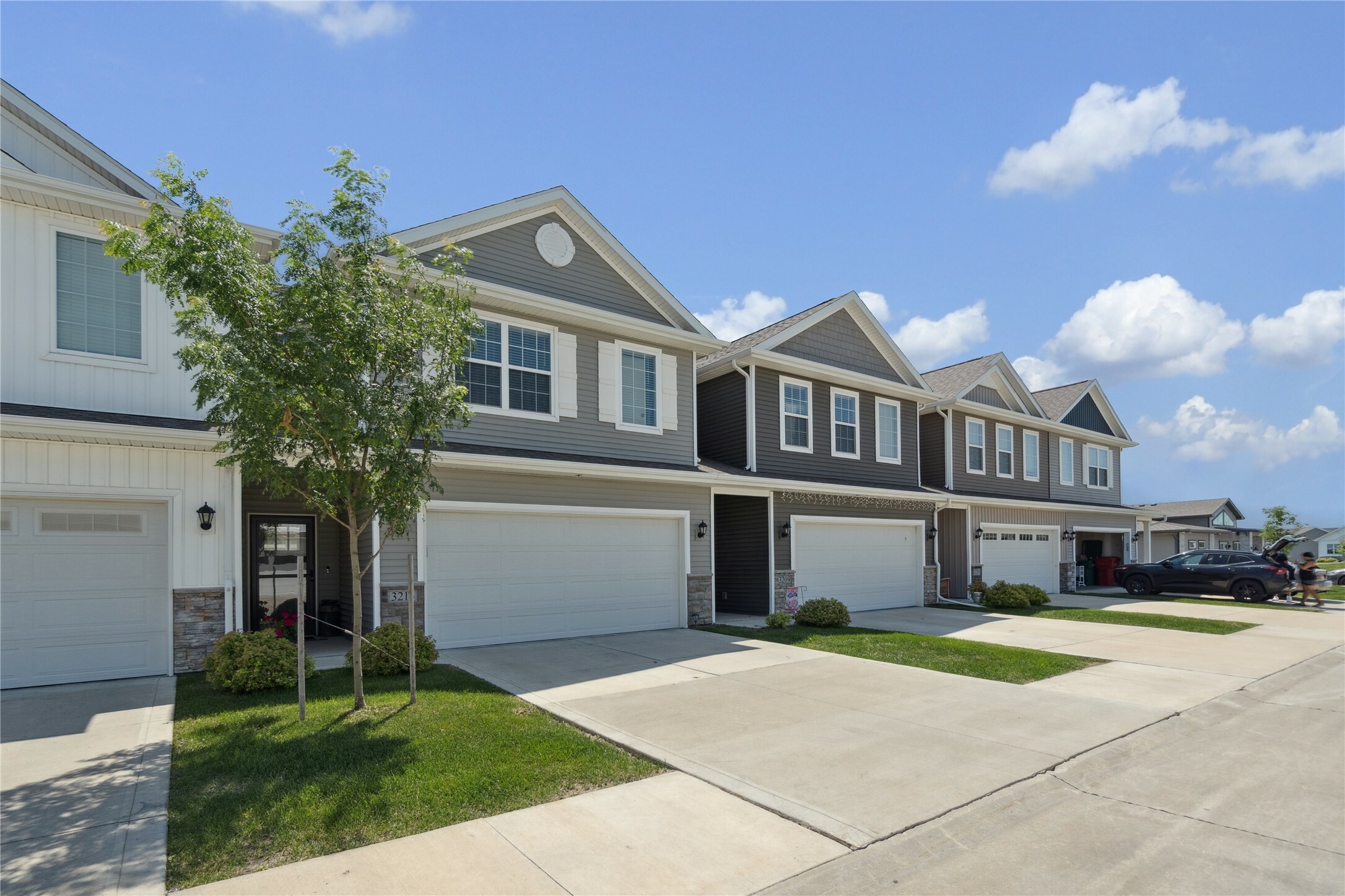 Property Photo: 3213 NW Linwood Lane IA 50023
