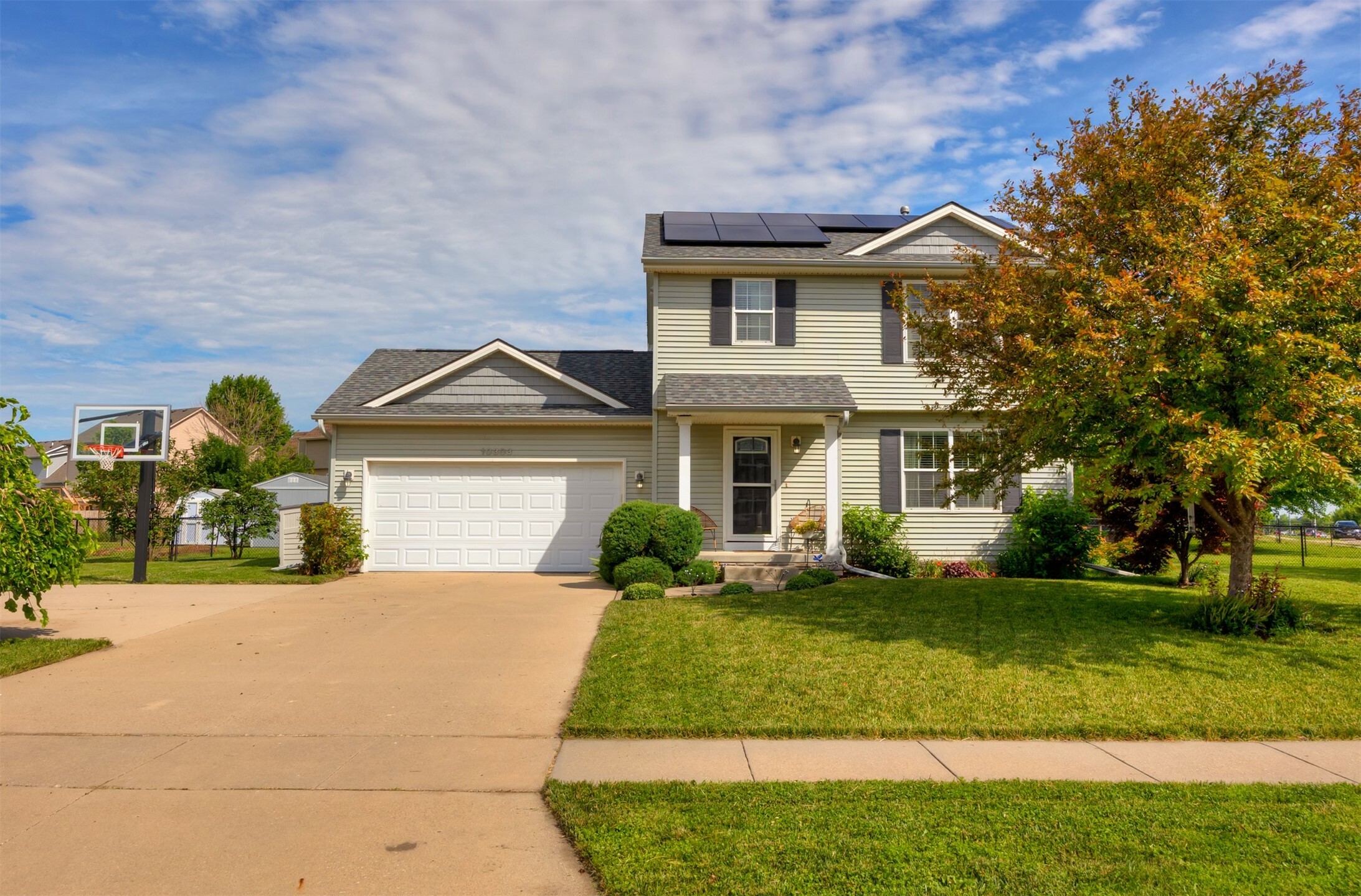Property Photo:  10303 Stonebridge Drive  IA 50131 