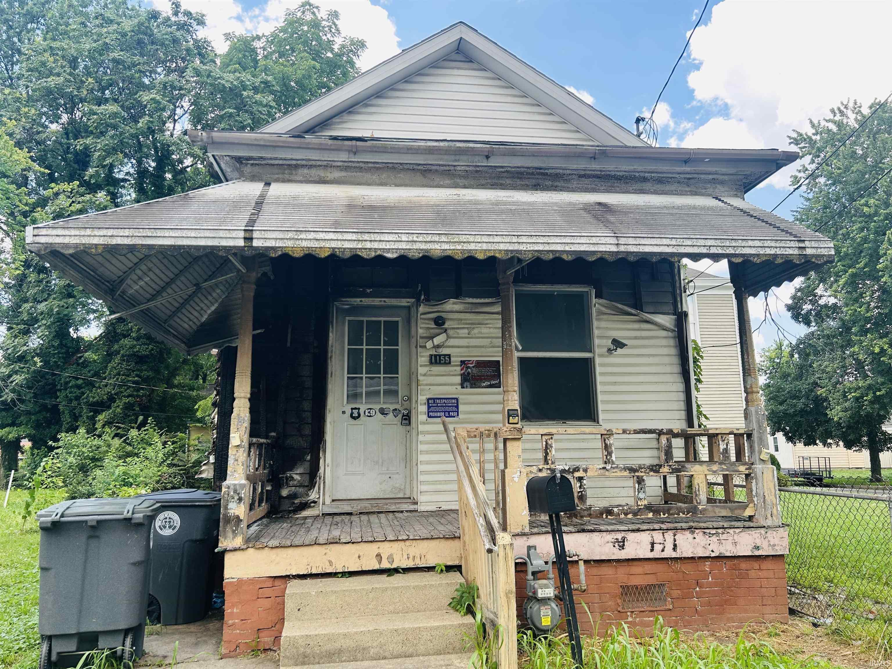 Property Photo: 1155 Putnam Street IN 47713