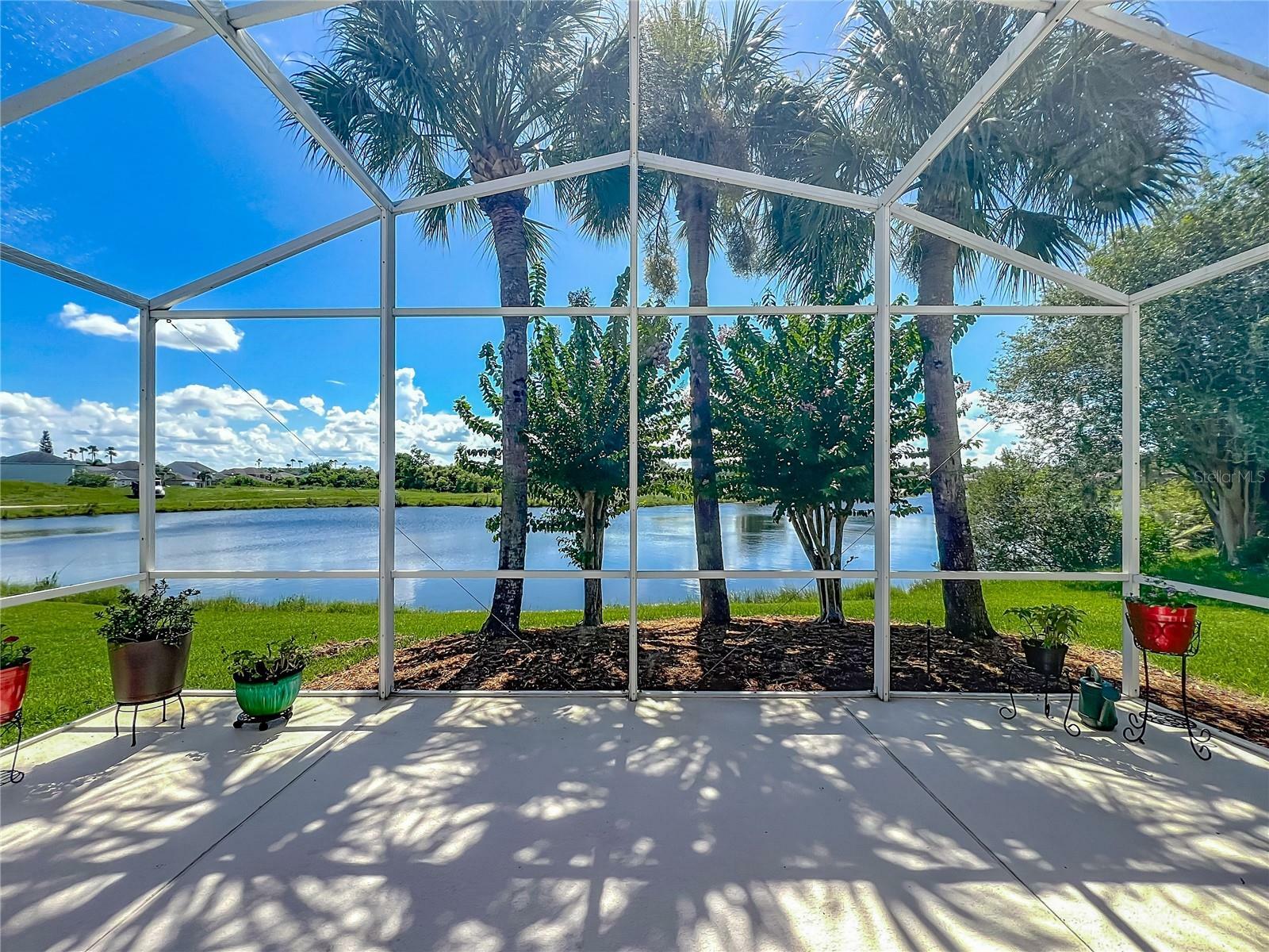 Property Photo: 106 Winghurst Boulevard FL 32828