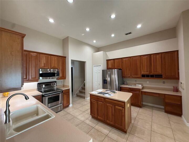 Property Photo:  106 Winghurst Boulevard  FL 32828 