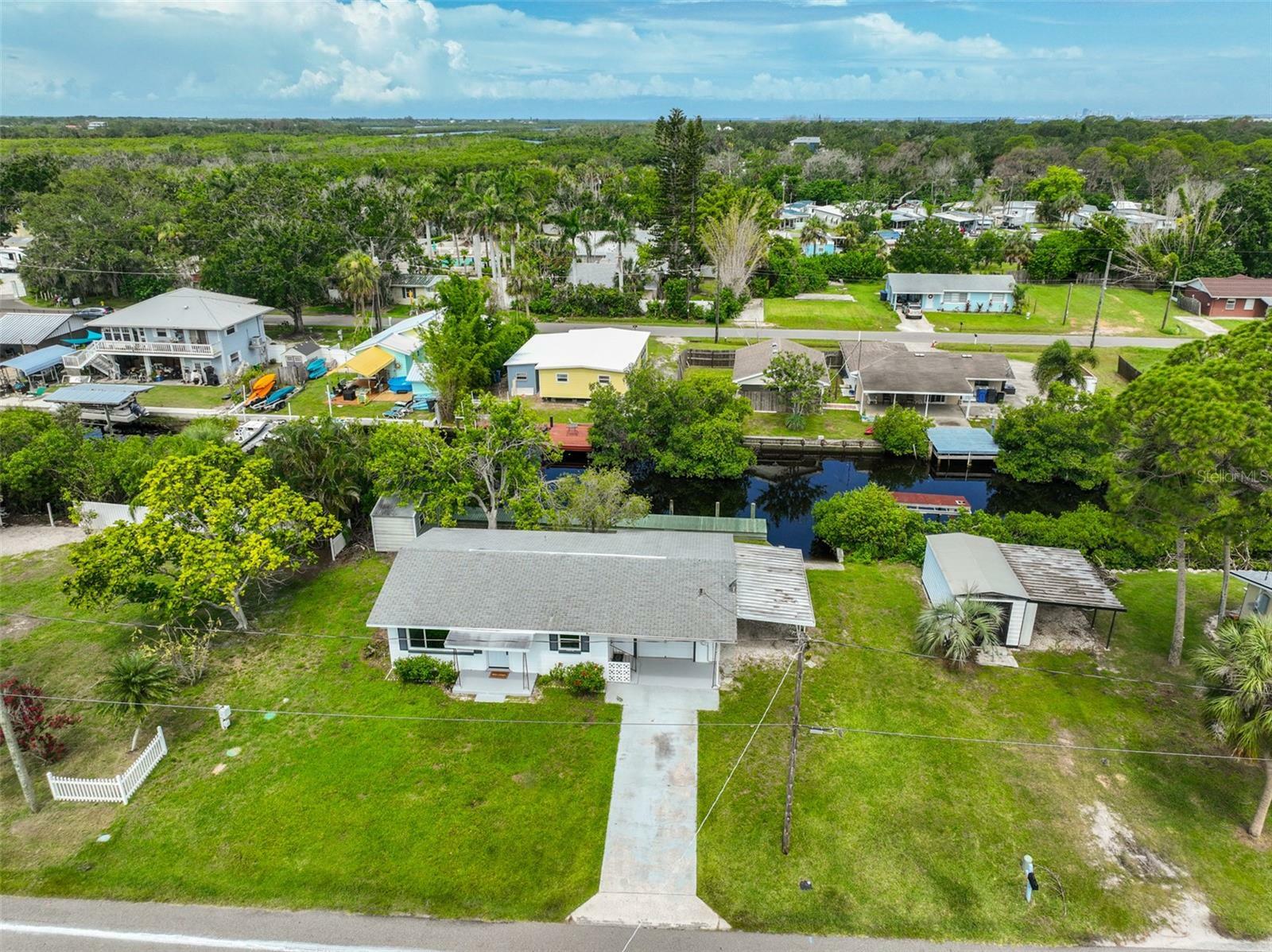 Property Photo: 106 W North Branch Road FL 33570