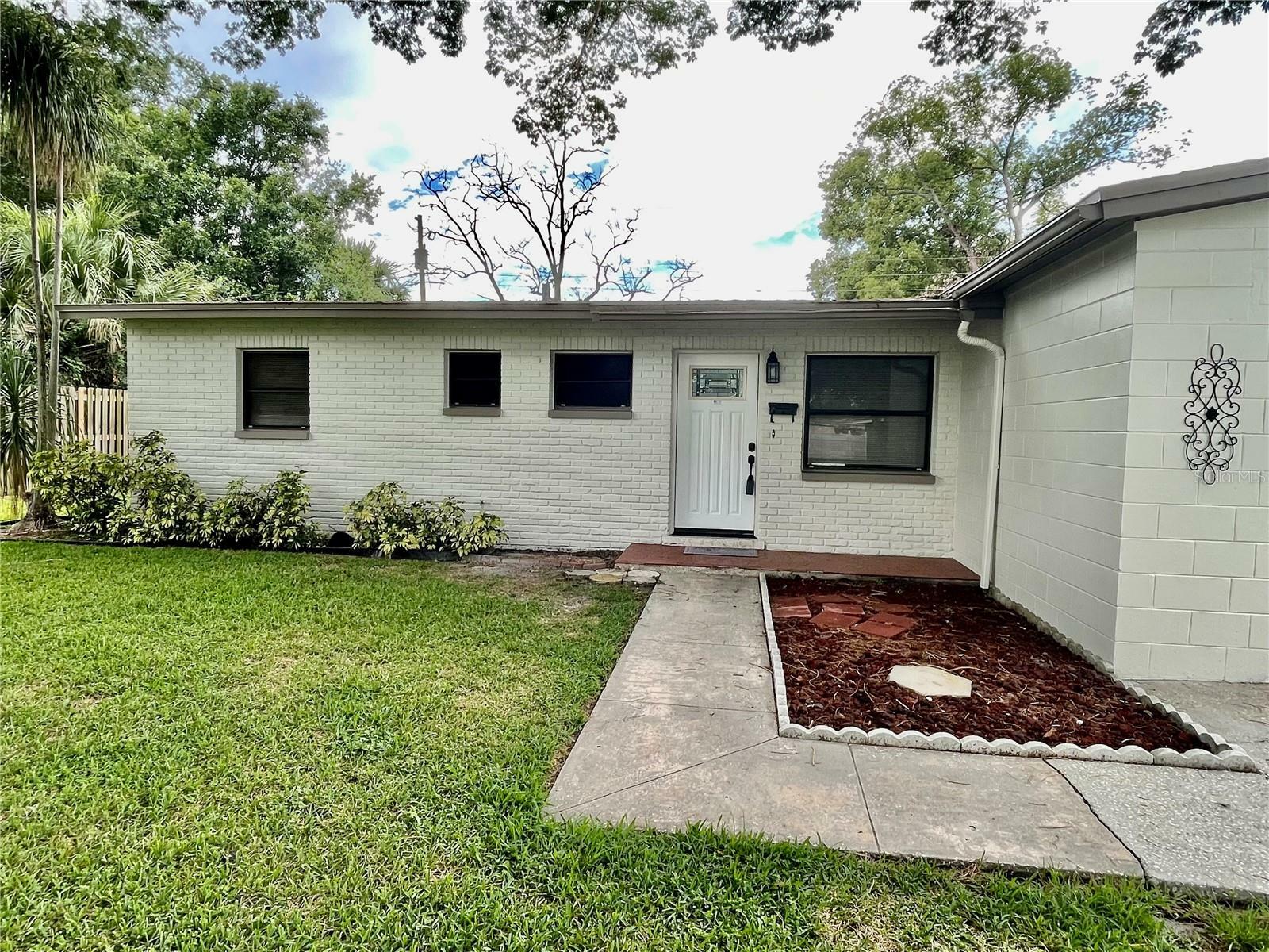 Property Photo: 7026 20th Street N FL 33702