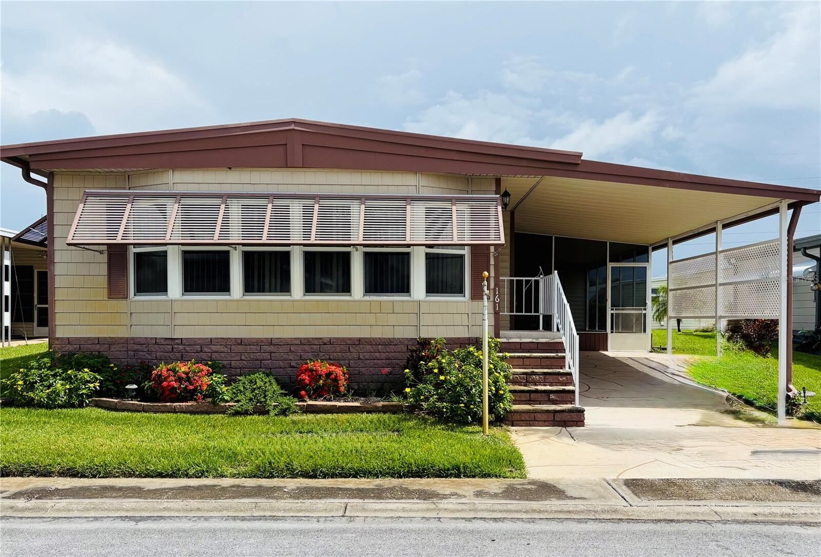 Property Photo: 161 Hickory Gate Drive FL 34684