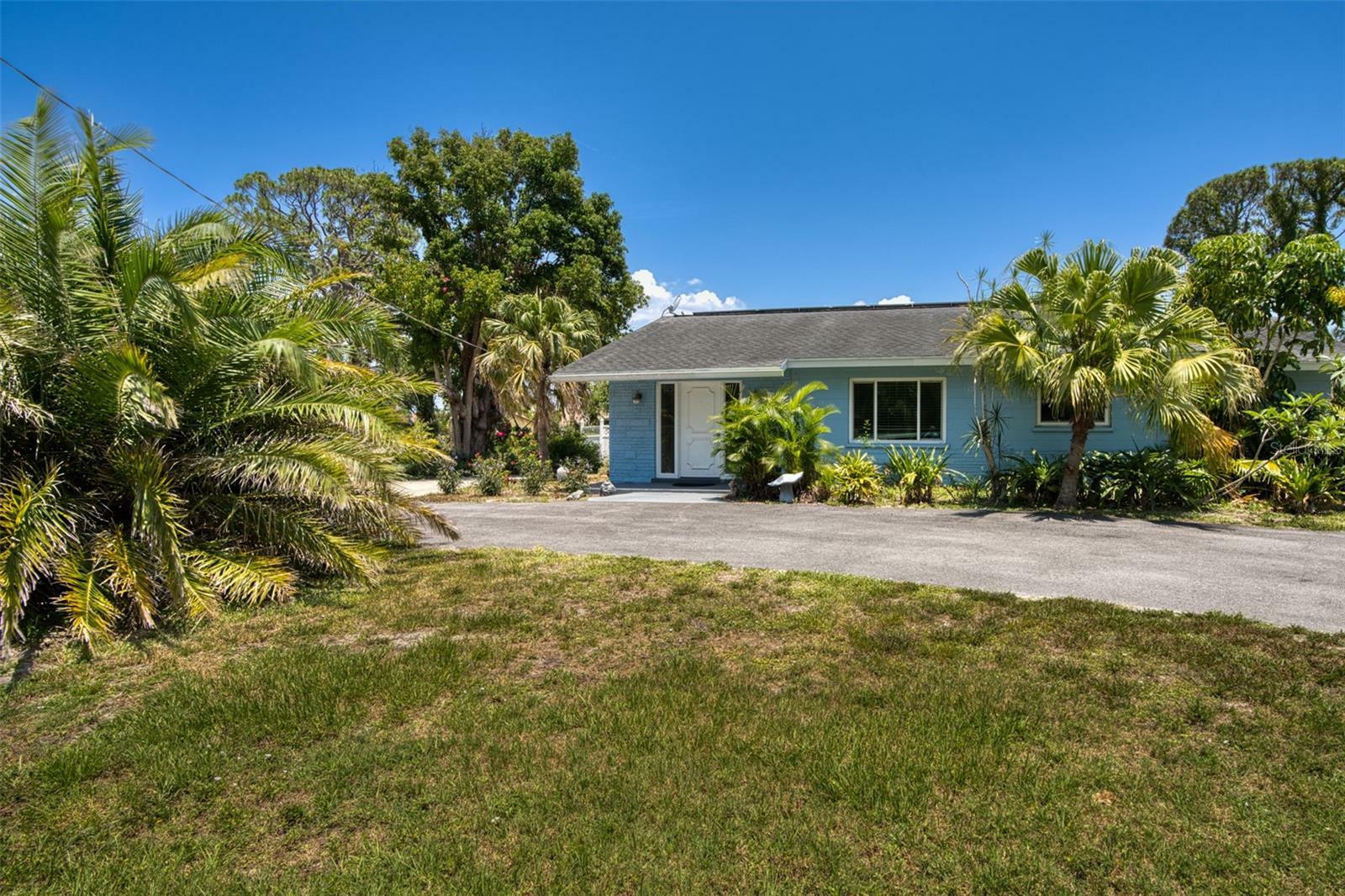 Property Photo: 2216 Lake Shore Drive FL 34275