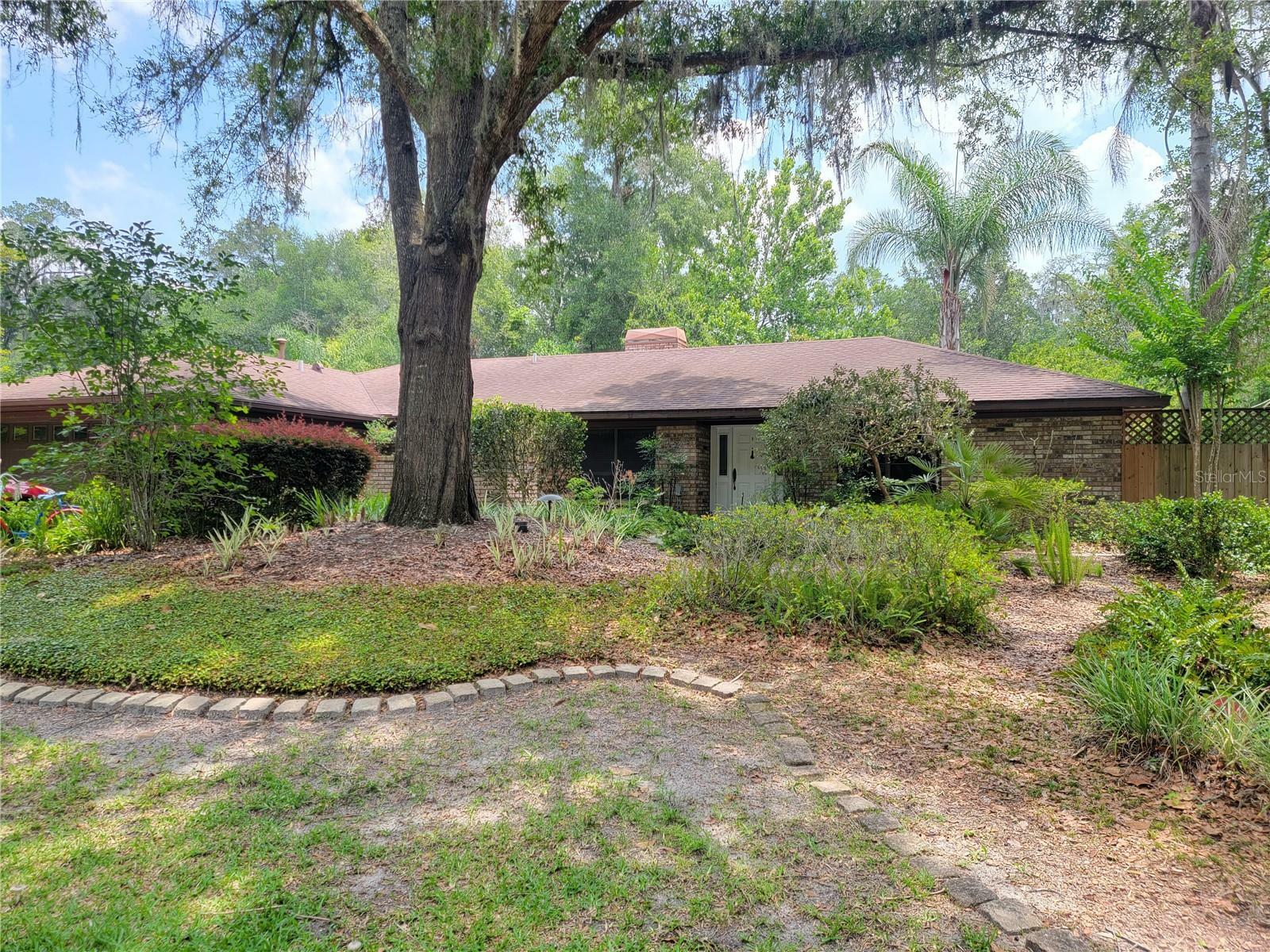 Property Photo: 2015 NW 38th Drive FL 32605