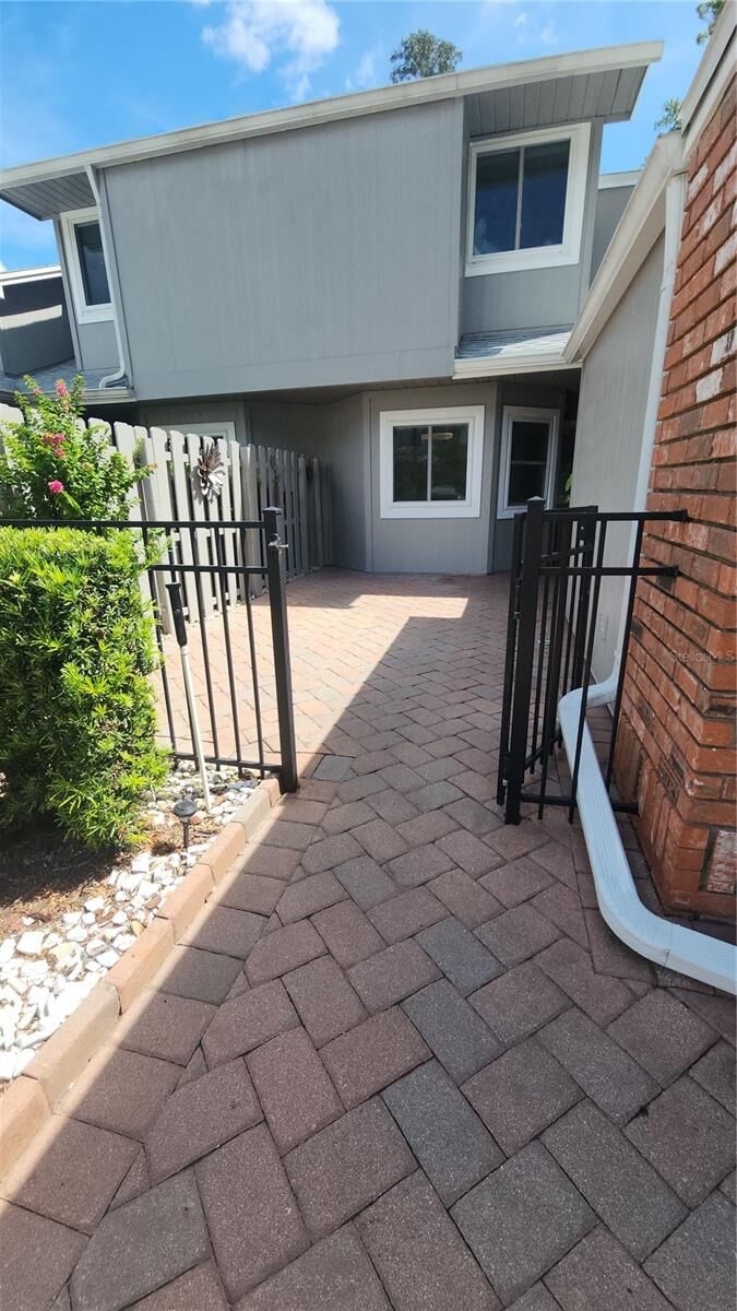 Property Photo:  525 Oak Terrace 117  FL 32701 