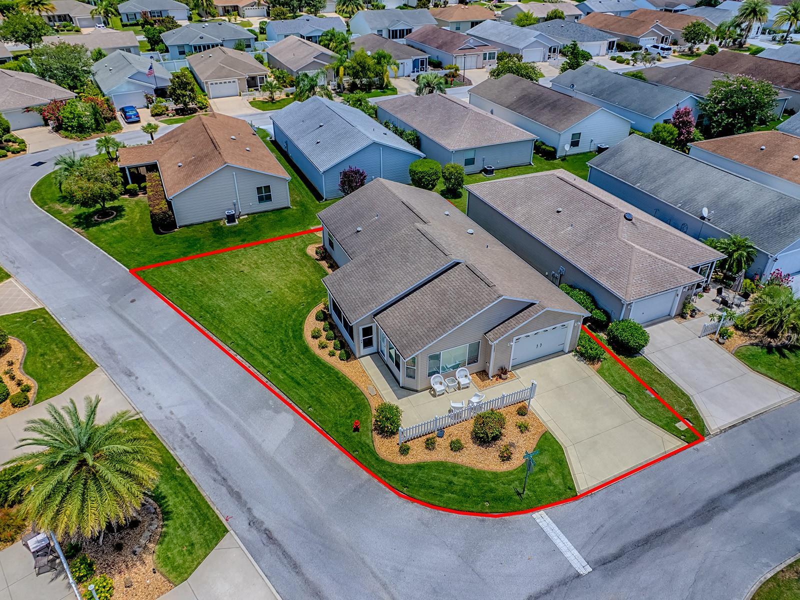 Property Photo:  1001 Greyford Lane  FL 32162 