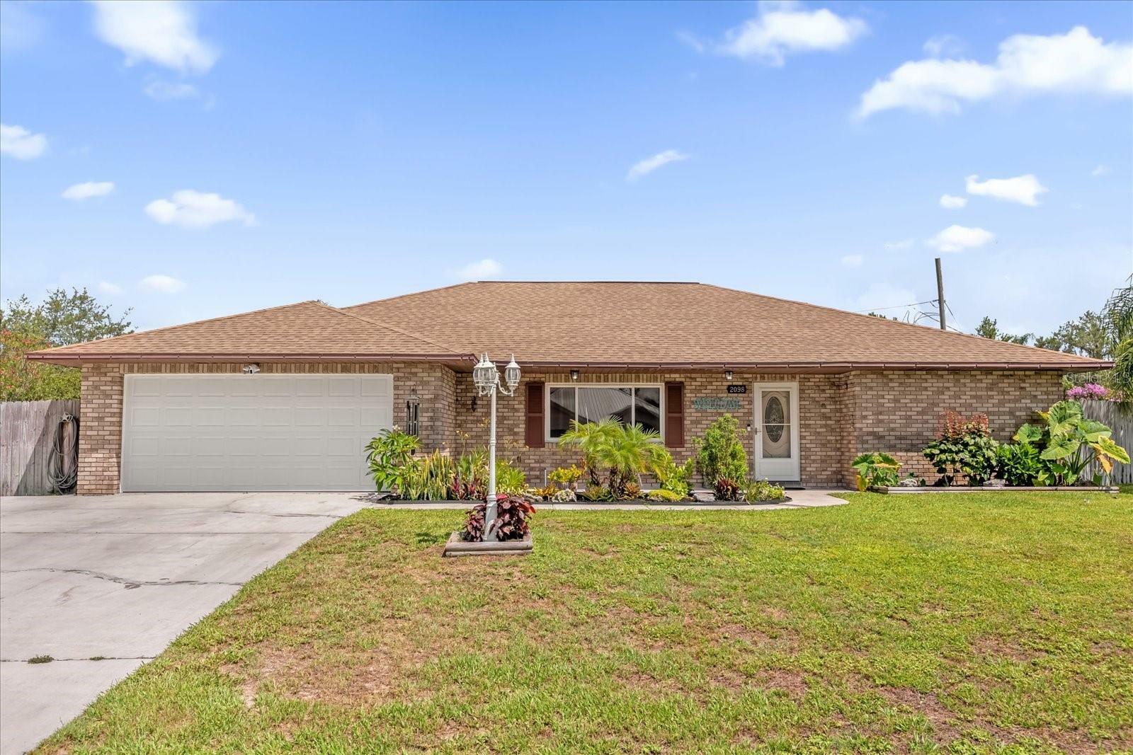 Property Photo: 2098 Heathwood Street FL 32725