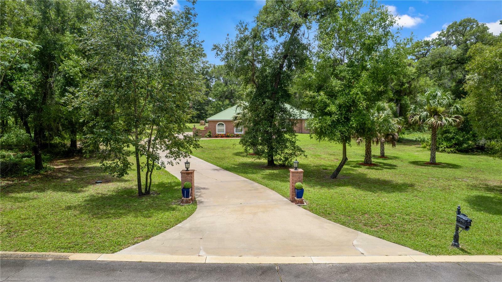 Property Photo: 1908 S Farm Road FL 32720