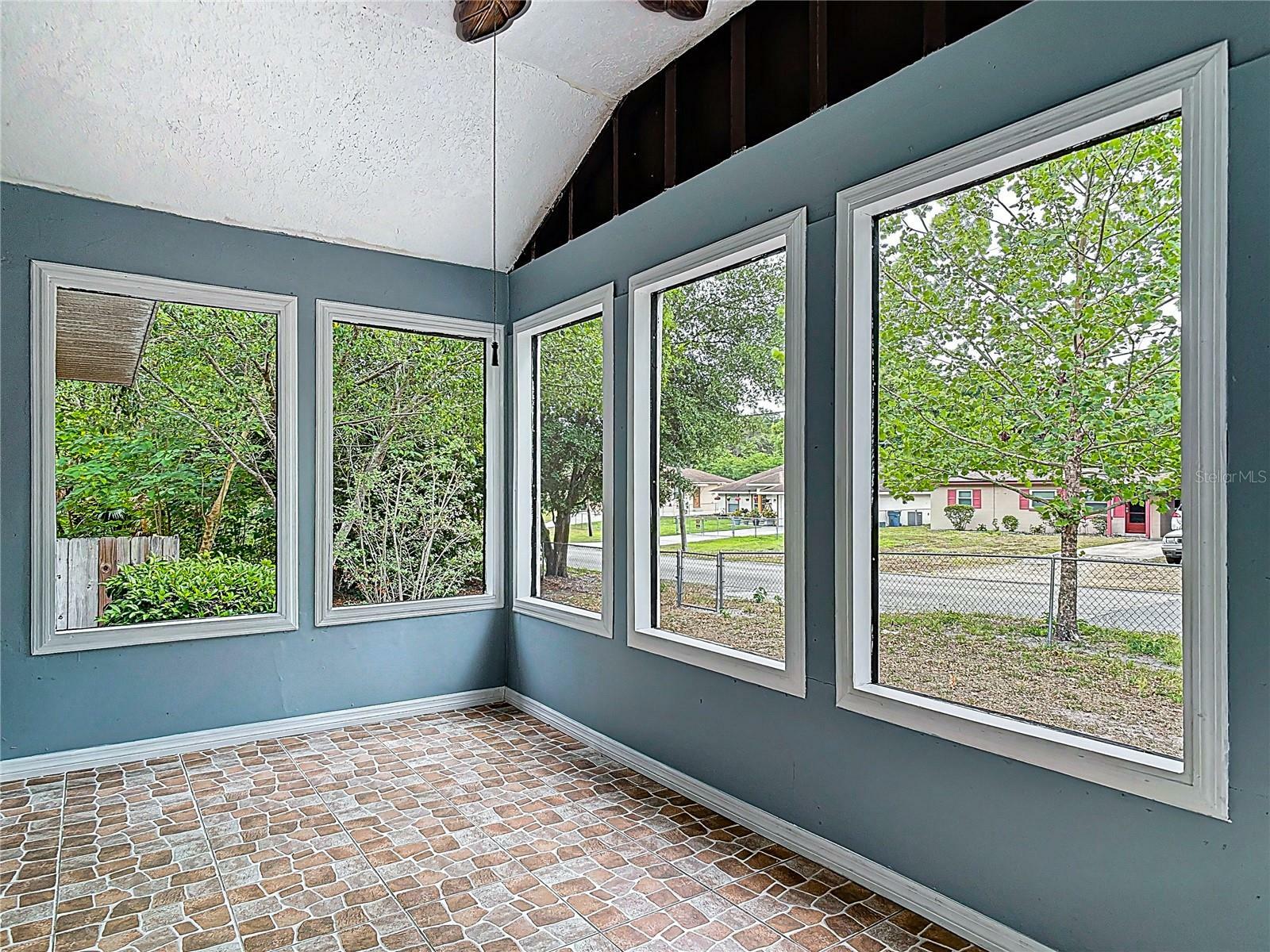 Property Photo: 499 W Beresford Road FL 32720