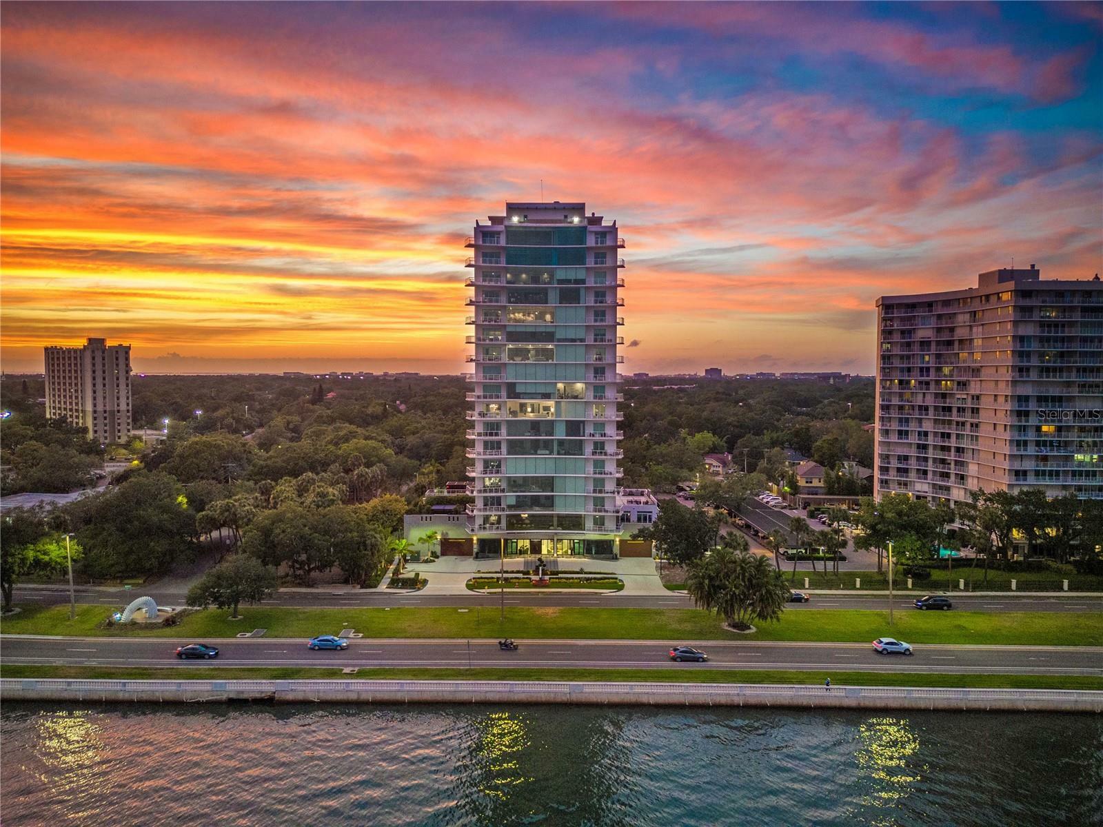 Property Photo: 2619 Bayshore Boulevard 200 FL 33629