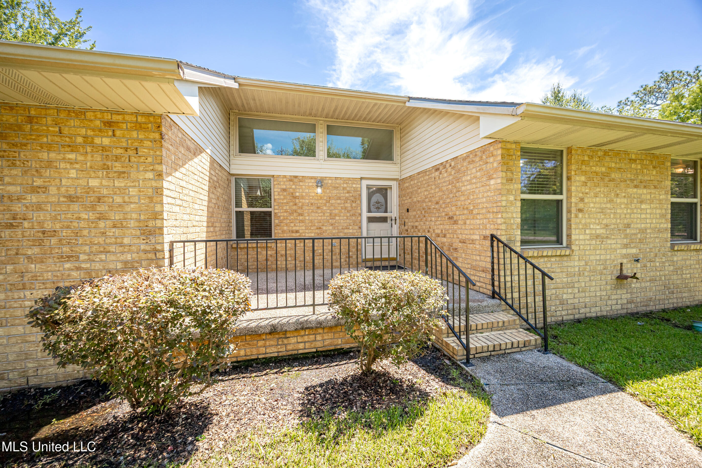 Property Photo: 19 Davis Bayou Circle MS 39564