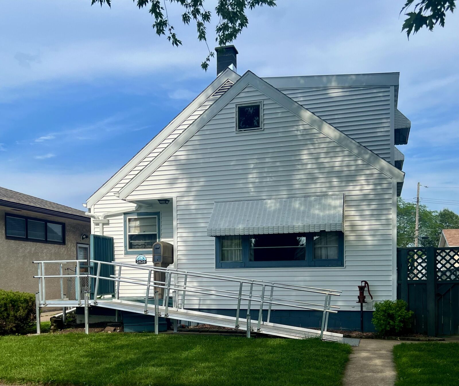 Property Photo:  2420 Wood St  WI 54603 