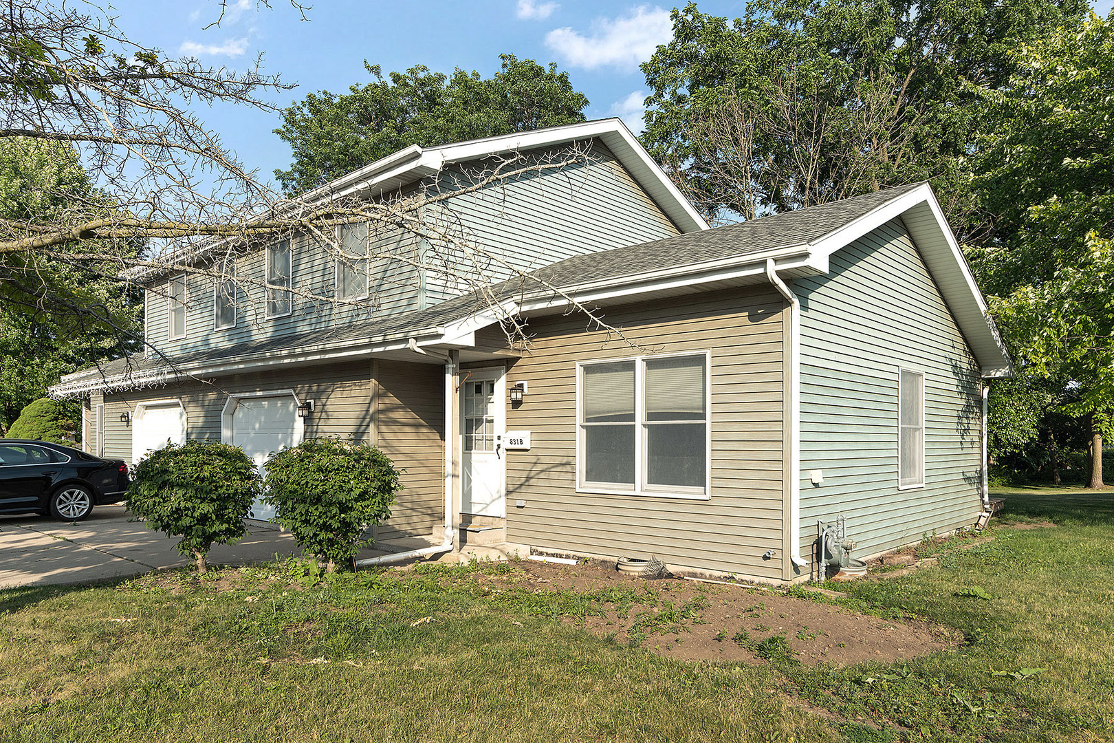 Property Photo: 831 Horseshoe Drive B IL 60435