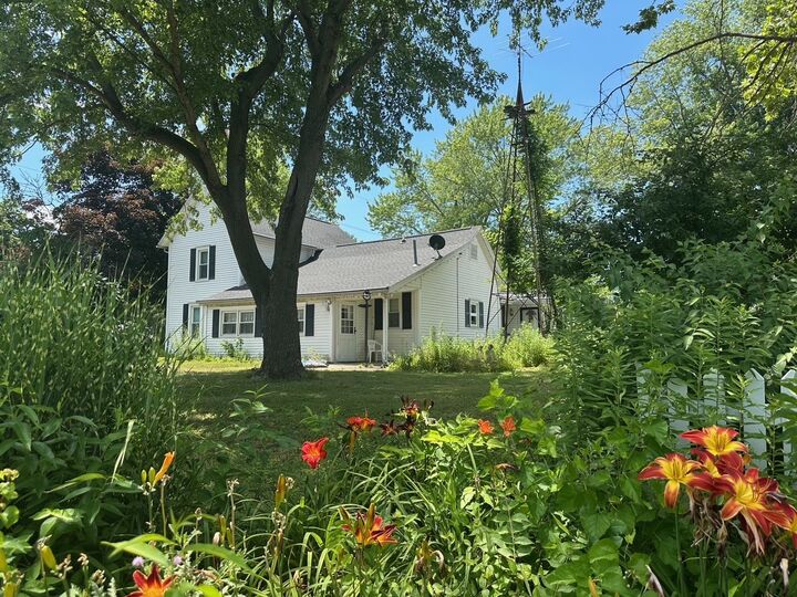 Property Photo: 1184 Il Route 10 IL 61856